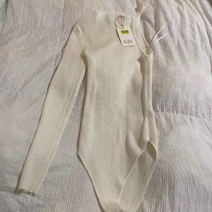 NEW GIANNI BINI BODY BLOUSE🤍🏷